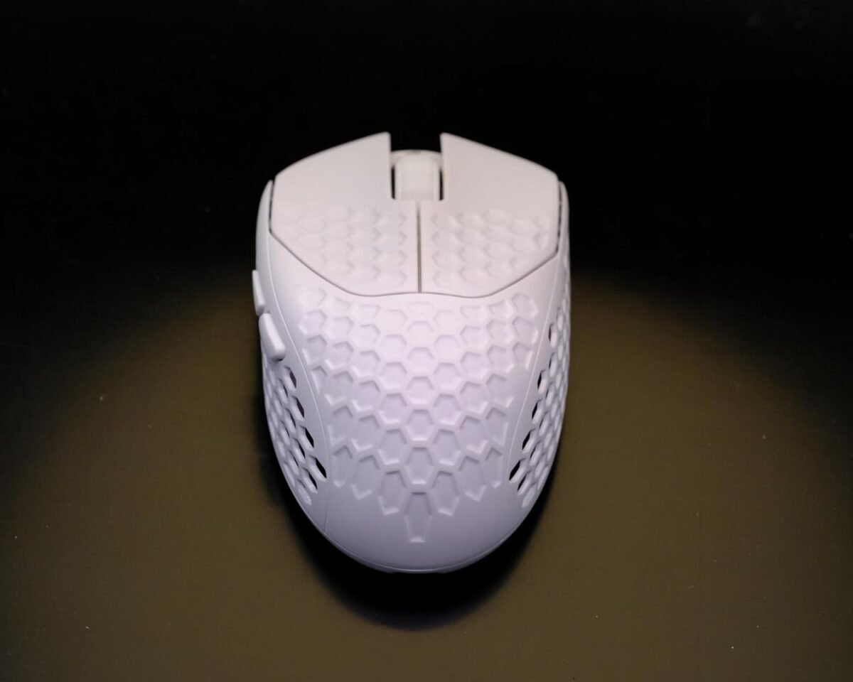 1752986598 gwolves htr lightweight wireless fingertip grip gaming mouse28gram8.jpg