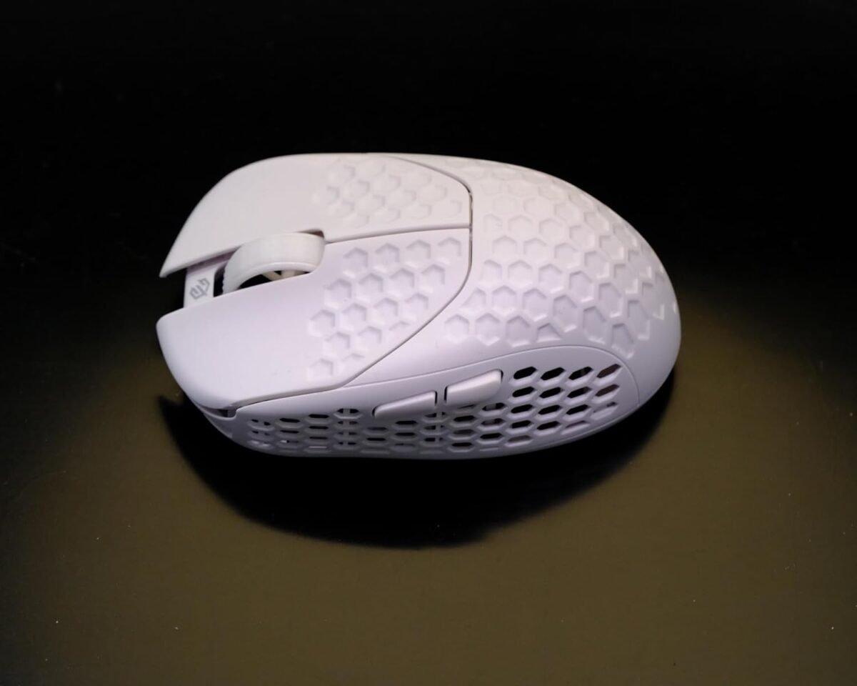 1752986599 gwolves htr lightweight wireless fingertip grip gaming mouse28gram8.jpg