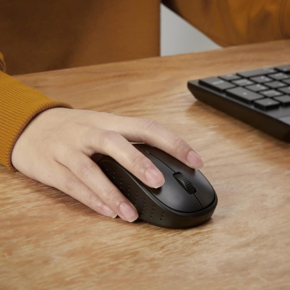 1755917781 amazon basics wireless keyboard and mouse combo full sized qwerty la.jpg